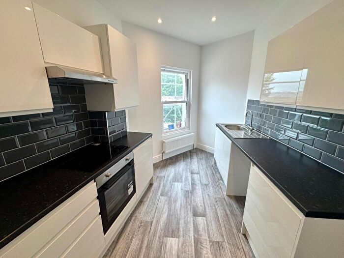 2 Bedroom Flat To Rent In Compton Road, Brighton, Brighton & Hove, BN1