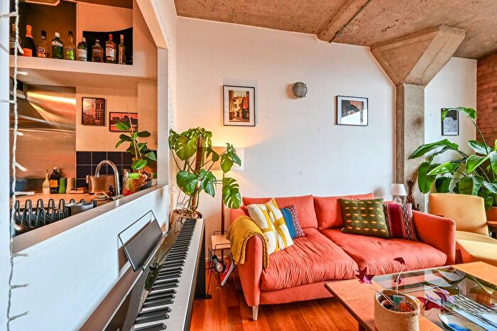 1 Bedroom Flat To Rent In Wenlock Road, Islington, London, N1