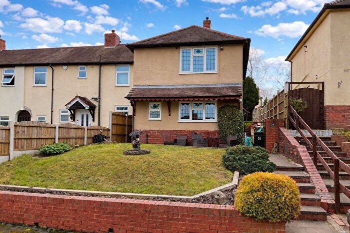 3 Bedroom Semi Detached House For Sale In Leonard Road, Wollaston, Stourbridge, DY8