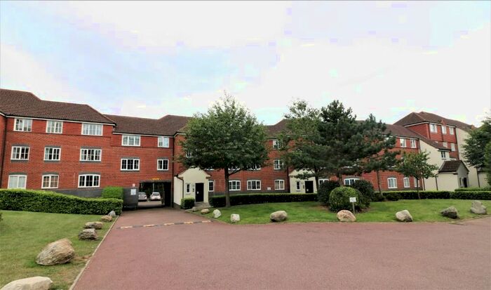 2 Bedroom Flat To Rent In Node Way Gardens, Welwyn, AL6