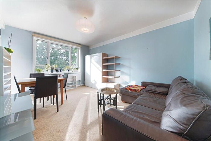 1 Bedroom Flat To Rent In Priory Green Estate, Islington, N1