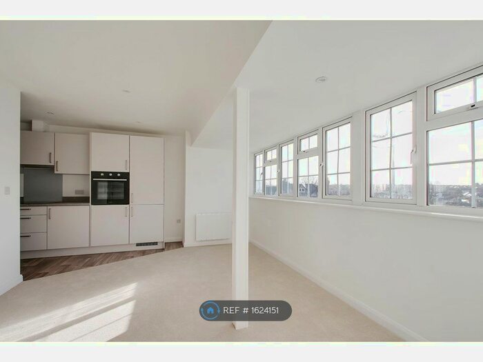 1 Bedroom Flat To Rent In Parrock Road, Gravesend, DA12