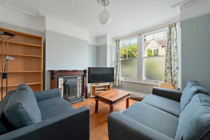 2 Bedroom Flat To Rent In Penwith Road, Southfields, SW18