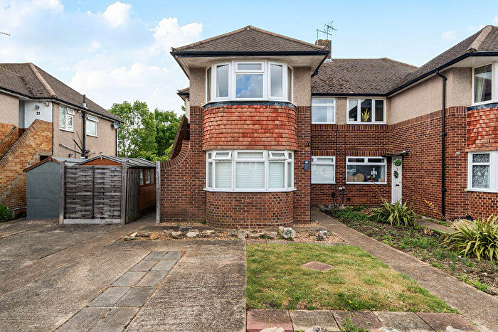 2 Bedroom Maisonette For Sale In Stanton Close, Epsom, KT19