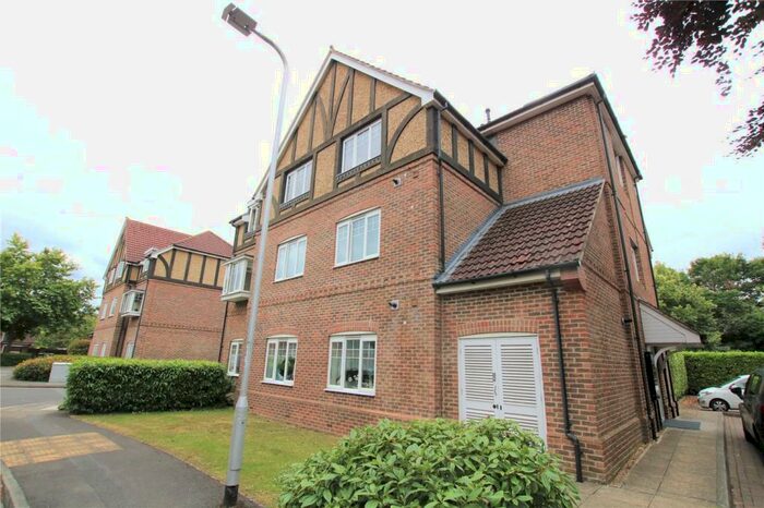 2 Bedroom Apartment To Rent In Ashdene Gardens, Reading, Berkshire, RG30