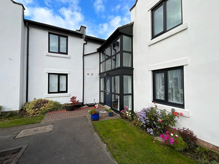 2 Bedroom Flat For Sale In Harbour View, South Shields, Tyne And Wear, NE33