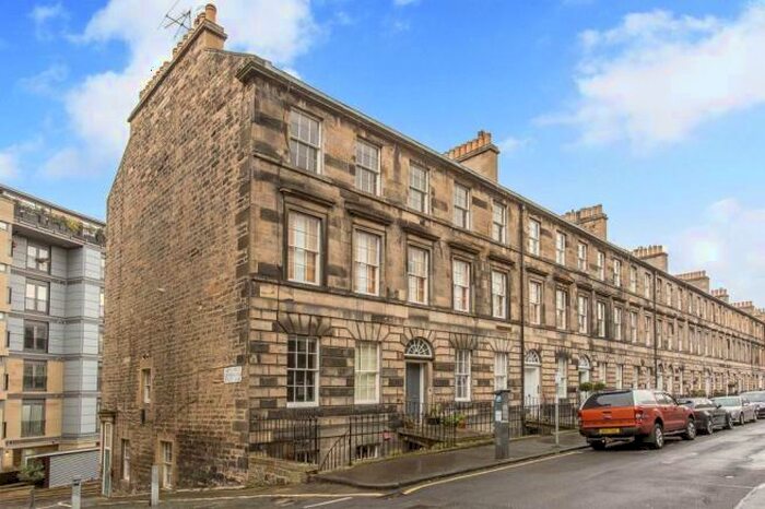2 Bedroom Flat To Rent In Cumberland Street, Edinburgh, EH3