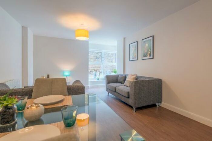 2 Bedroom Apartment To Rent In St John's Road Leeds, LS3