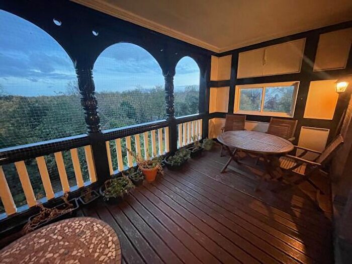 2 Bedroom Apartment To Rent In Ullet Road, L17