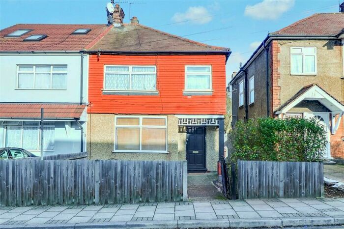 1 Bedroom Flat To Rent In Argyll Gardens, Edgware, HA8