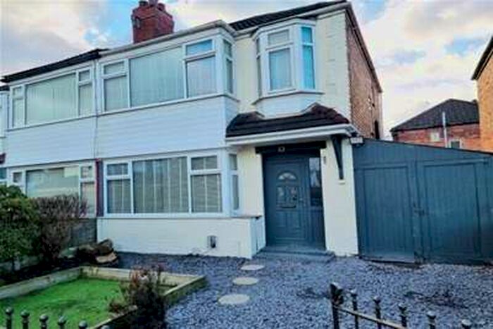 3 Bedroom Semi-Detached House To Rent In Lighthorne Road, Cheadle Heath, SK3