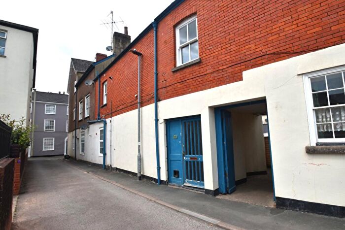 1 Bedroom Flat To Rent In St. Peter Street, Tiverton, Devon, EX16
