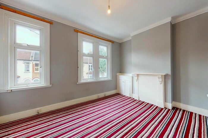 1 Bedroom Flat To Rent In Selkirk Road, London, SW17