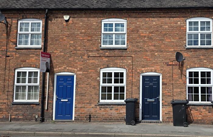 2 Bedroom Cottage To Rent In Lichfield Street, Fazeley, B78