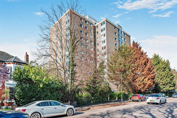 1 Bedroom Apartment For Sale In Avenue Road, London, SE20