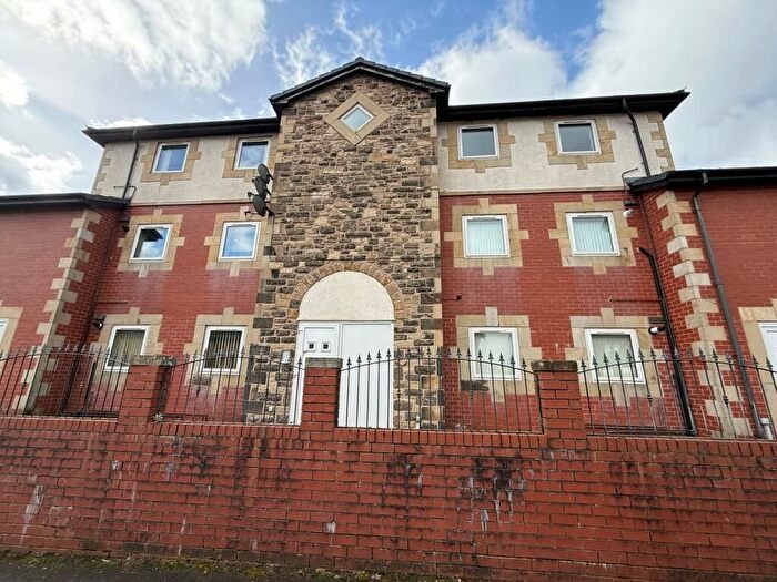 2 Bedroom Flat To Rent In Deardens Street, Bury, BL8