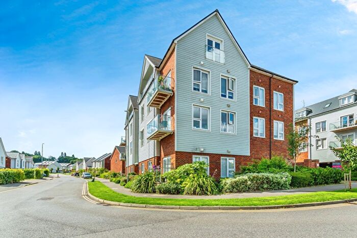 2 Bedroom Flat For Sale In Regent House, Tunbridge Wells, Kent, TN2