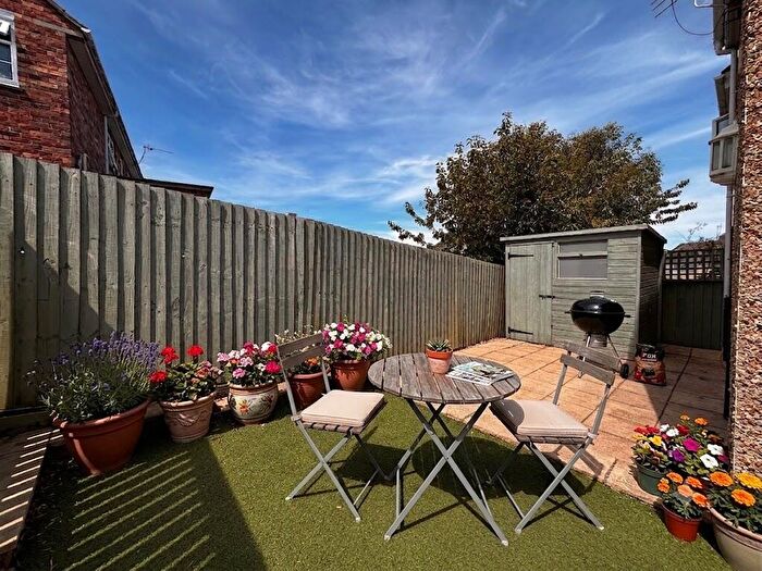 3 Bedroom Semi-Detached House For Sale In Days Road, Swanage, BH19 - Photo 2