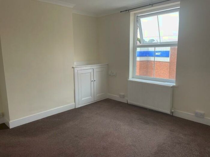2 Bedroom Flat To Rent In Cherry Tree Avenue, Dover, CT16