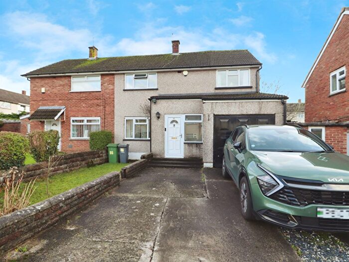 4 Bedroom Semi Detached House For Sale In Dickens Avenue, Llanrumney, Cardiff, CF3