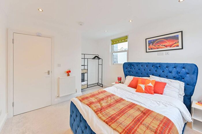 1 Bedroom Maisonette To Rent In Oxford Avenue, Wimbledon, London, SW20