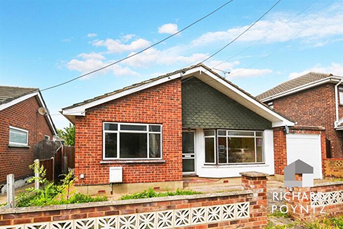3 Bedroom Detached Bungalow For Sale In No Chain - Lionel Road, Canvey Island, SS8