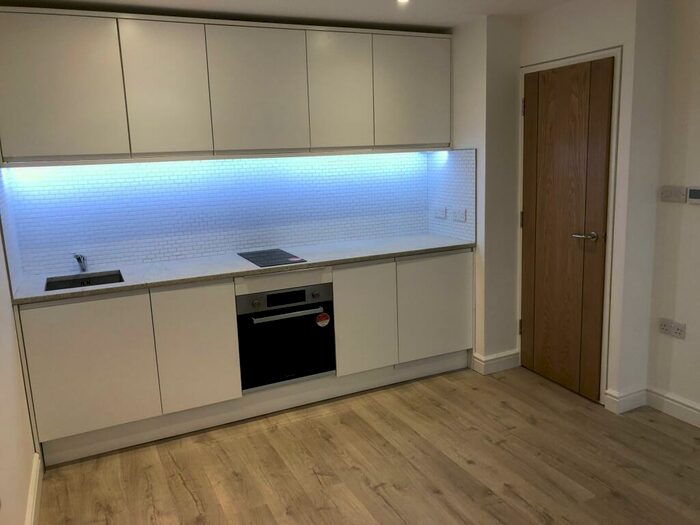 2 Bedroom Flat To Rent In Bedroom Flat, Caledonian Road, Islington, N1