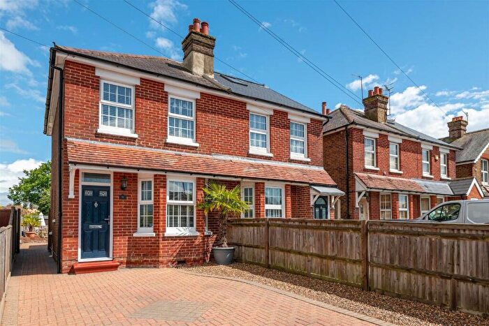 3 Bedroom Semi-Detached House For Sale In Brighton Road, Redhill, Surrey, RH1