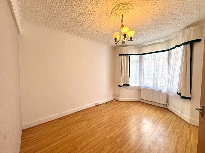4 Bedroom Terraced House To Rent In Lea Road, Southall, UB2