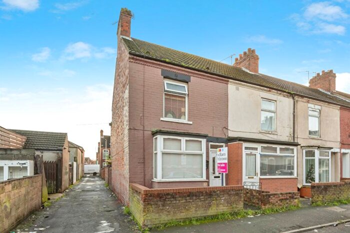 2 Bedroom End Of Terrace House For Sale In Smith Street, Scunthorpe, DN15