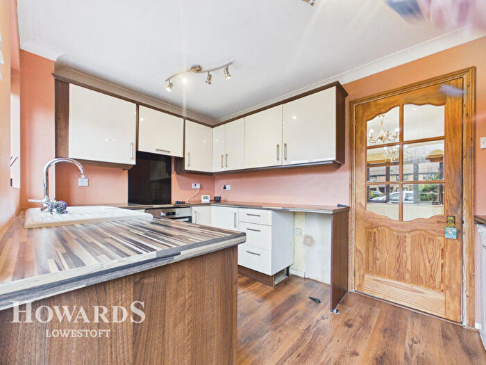 2 Bedroom Terraced House For Sale In Sunnyfields, Lowestoft, NR33