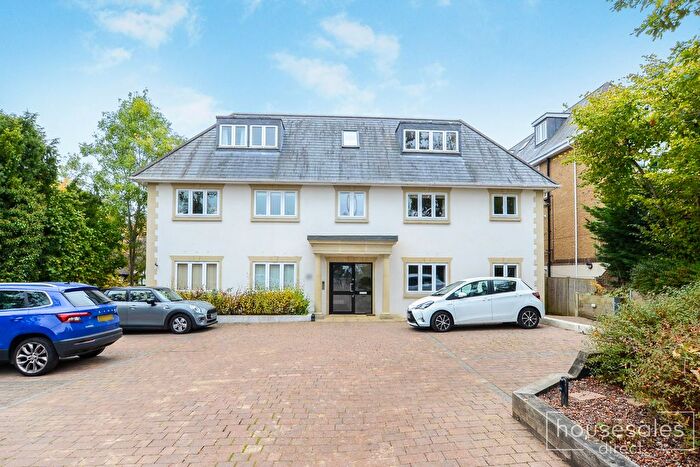 2 Bedroom Flat For Sale In Duckshill Road Bluebell House, Northwood, HA6