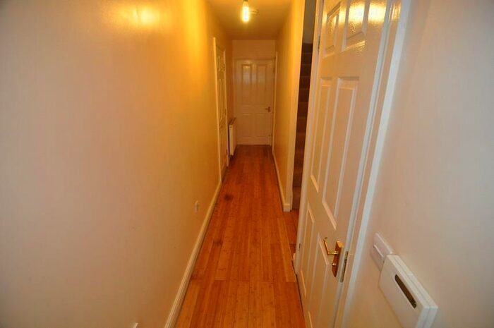 4 Bedroom Town House To Rent In Platt Court, Off Vicarage Road, Shipley, BD18