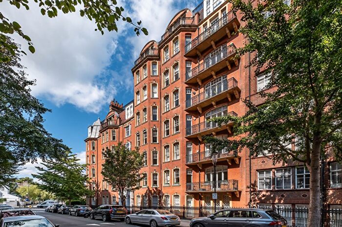 2 Bedroom Flat For Sale In Oakwood Court, London, W14