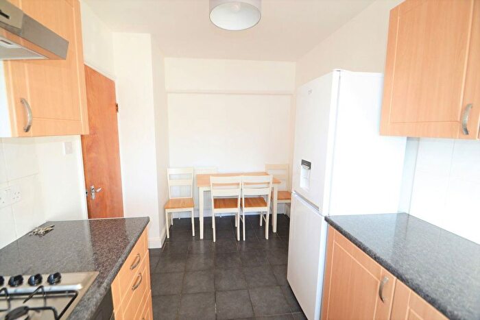 1 Bedroom Flat To Rent In Watford Way, London, Mill Hill, NW7