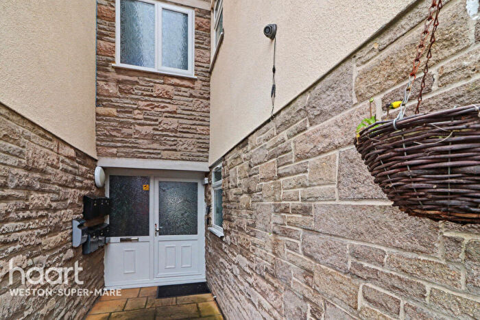 2 Bedroom Flat For Sale In Whitting Road, Weston-Super-Mare, BS23