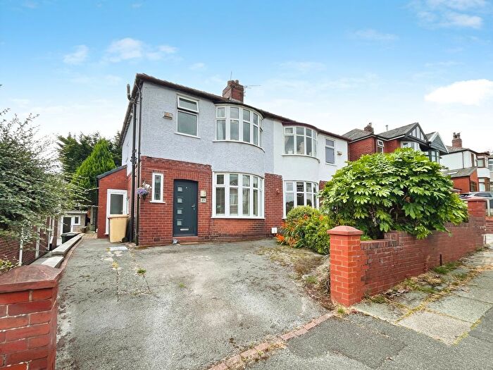 3 Bedroom Semi-Detached House For Sale In Southgrove Avenue, Sharples, BL1