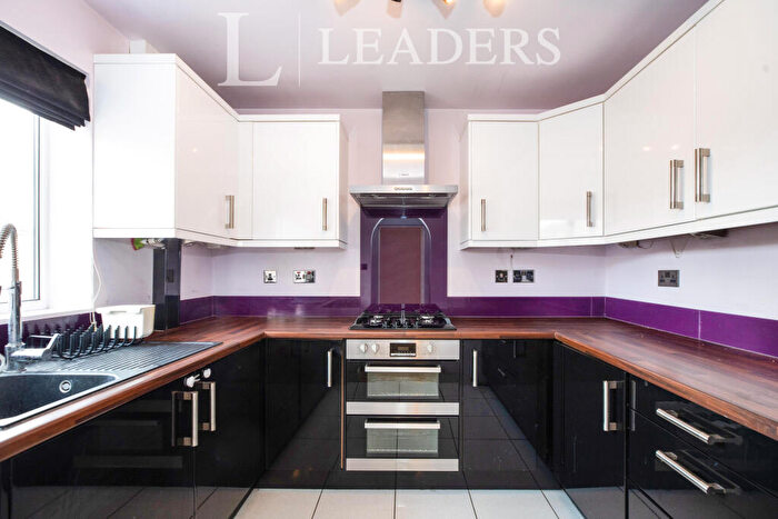 3 Bedroom House To Rent In Deansway, Northampton, Northamptonshire, NN3