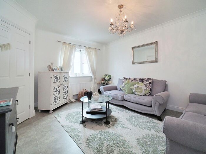 3 Bedroom End Of Terrace House For Sale In Kilford Close, Amesbury, Salisbury, SP4