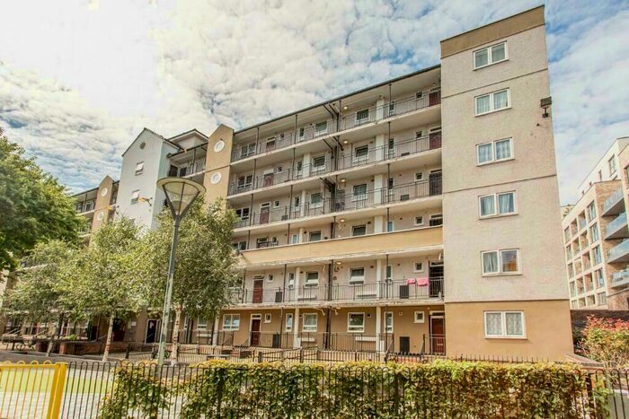 4 Bedroom Flat To Rent In St. Pauls Way, London, E14