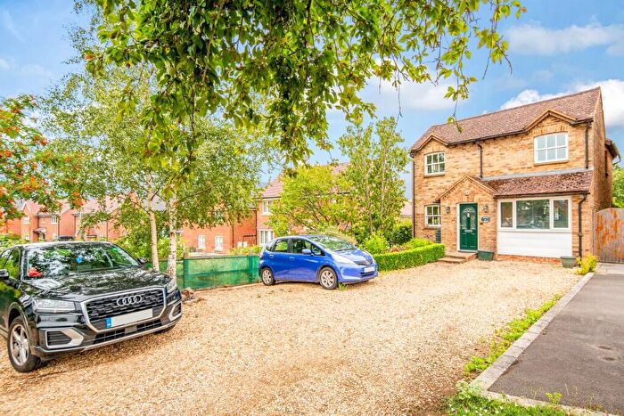 4 Bedroom Detached House For Sale In Buckingham Road, Steeple Claydon, MK18