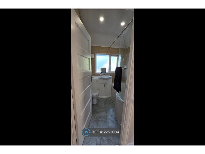 4 Bedroom Semi-Detached House To Rent In Misbourne Road, Uxbridge, UB10