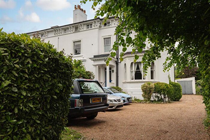 4 Bedroom House To Rent In Wray Park Road, Reigate, RH2