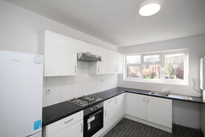 4 Bedroom Maisonette To Rent In Church Lane, London, NW9