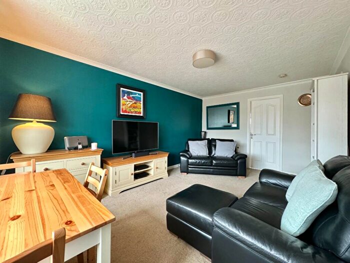 2 Bedroom Flat For Sale In Hunter Gardens, Bonnybridge, FK4