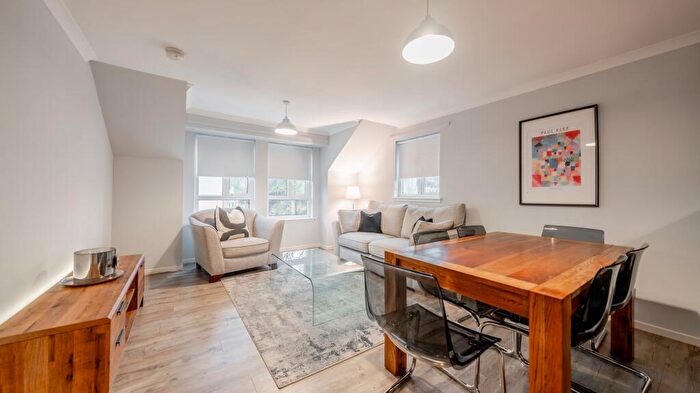 2 Bedroom Flat For Sale In Cartbank Grove, Flat /, Muirend, Glasgow, G44