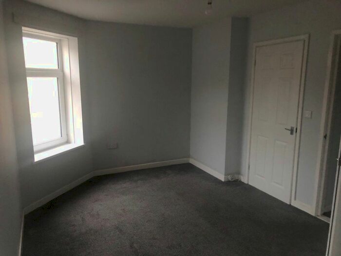 1 Bedroom Flat To Rent In New Dock Rd, Llanelli, SA15