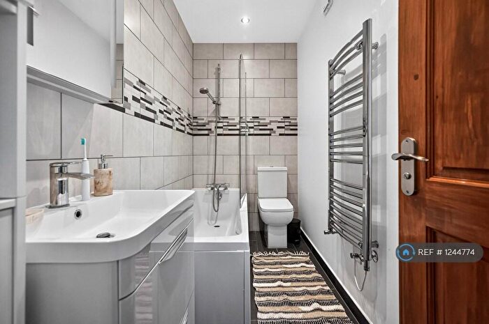 3 Bedroom Terraced House To Rent In Ling Road, Erith, DA8