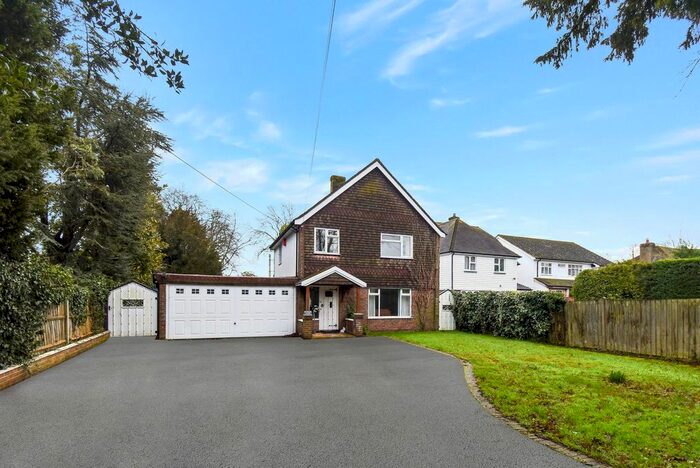 3 Bedroom Detached House For Sale In The Street, Appledore, TN26