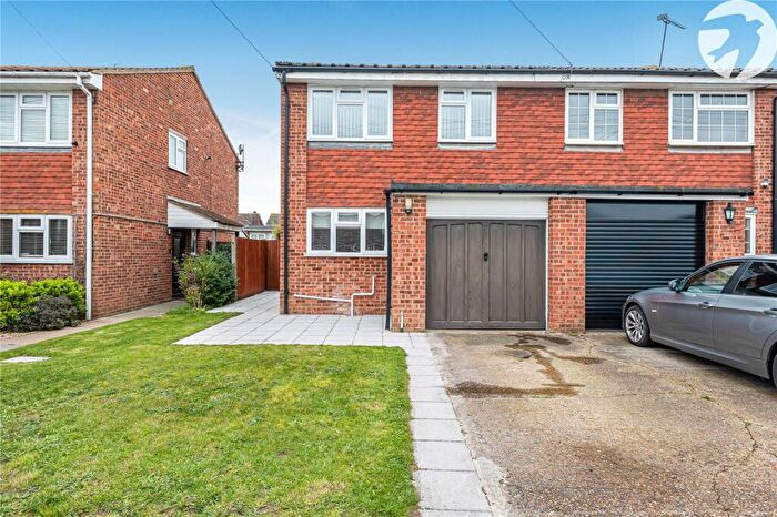3 Bedroom Semi Detached House For Sale In Alfred Road, Dartford, Kent, DA2